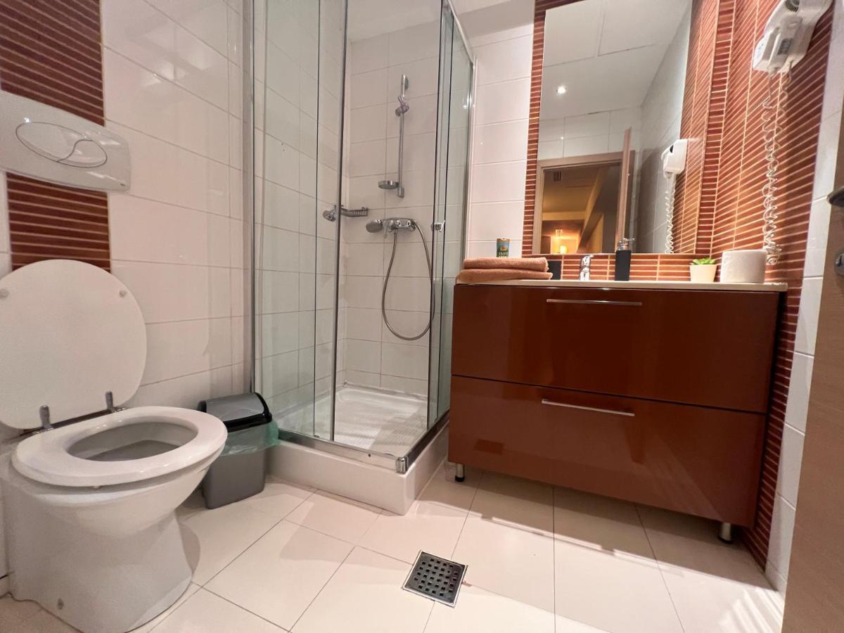 Residence Rin Grand Vitan Bukares Bagian luar foto