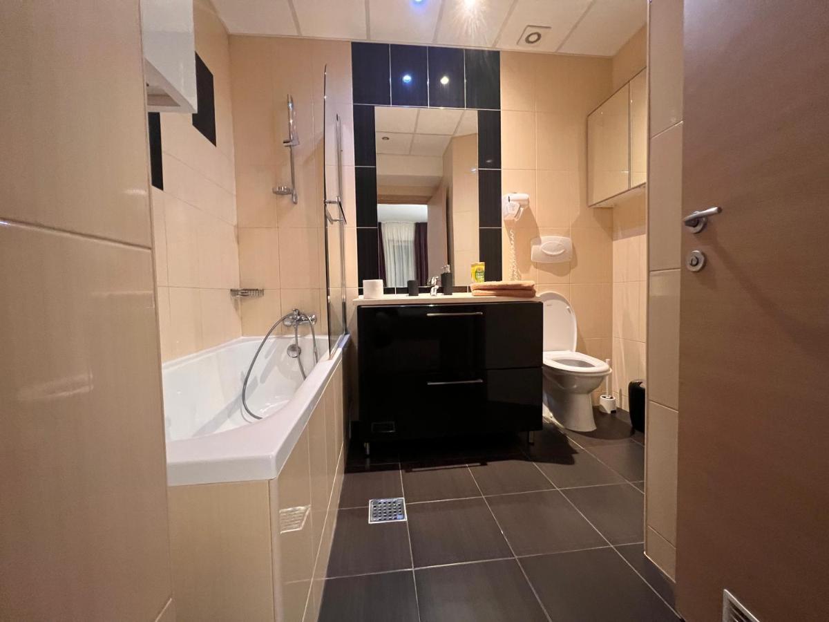 Residence Rin Grand Vitan Bukares Bagian luar foto