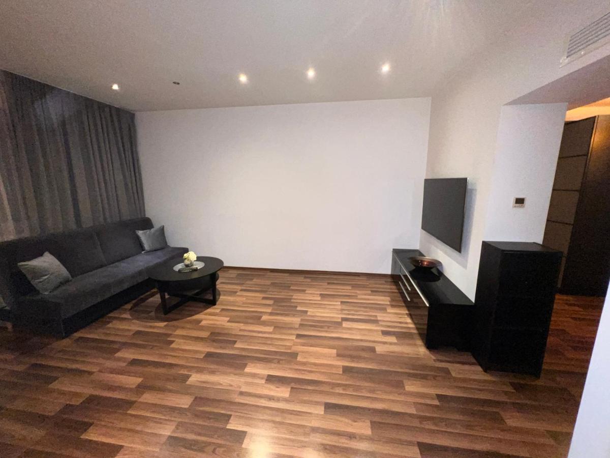 Residence Rin Grand Vitan Bukares Bagian luar foto